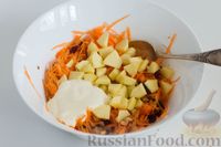 Салат из моркови с яблоком, орехами и вяленой клюквой