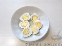 Салат с креветками, свежими огурцами и красной икрой