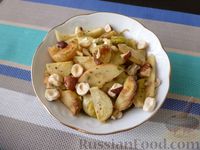 Салат с яблоком, брюссельской капустой и фундуком